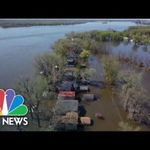 Mississippi river flooding reaches historic levels, swallowing neighborhoods