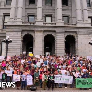 1,000 women protest gun violence at Colorado Capitol