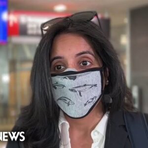 Philadelphia travelers wear face masks amid poor air quality