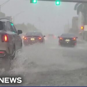 Heavy rain leads to flash floods across south Florida